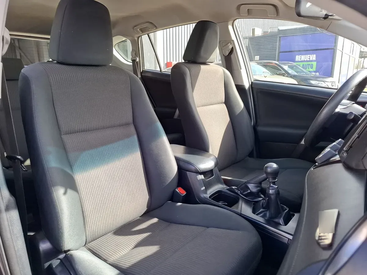 Toyota Rav 4 2.0 Adventure 4x2 Lujo Mt 5p año 2019