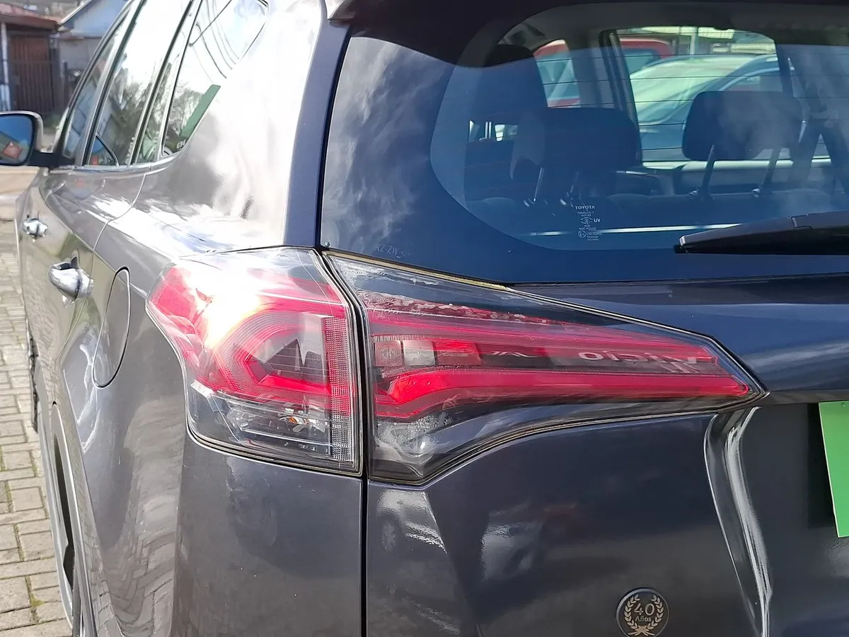 Toyota Rav 4 2.0 Adventure 4x2 Lujo Mt 5p año 2019