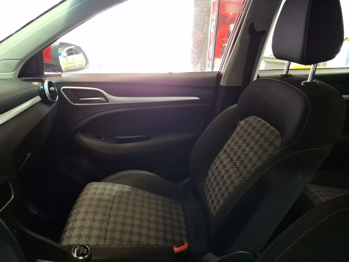 MG Mg Zs 1.5 Std 4x2 Mt 5p año 2023