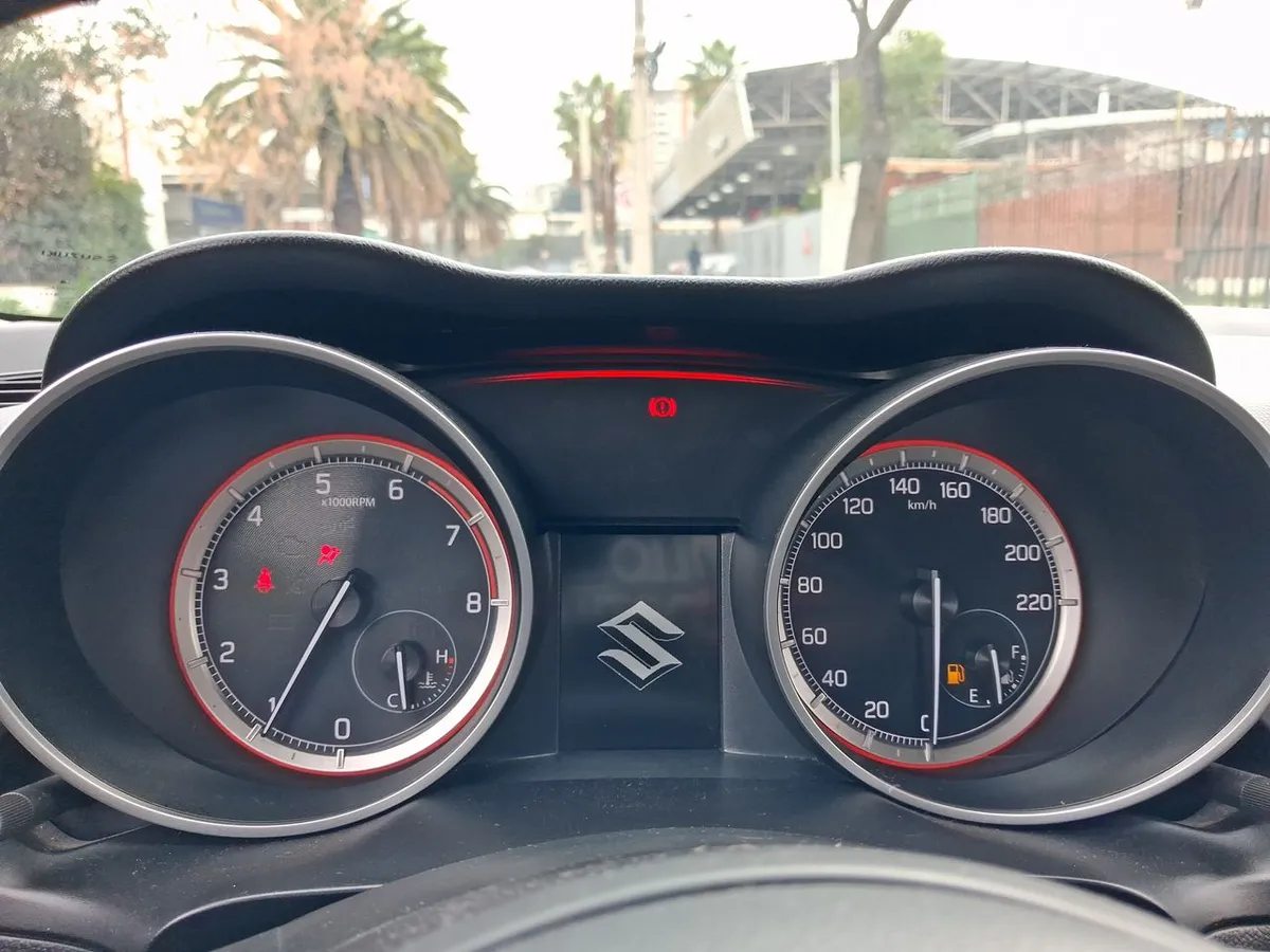 Suzuki Swift 1.2 Hybrid Plus 4x2 Hb Mt 5p año 2023