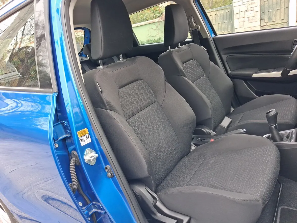 Suzuki Swift 1.2 Hybrid Plus 4x2 Hb Mt 5p año 2023