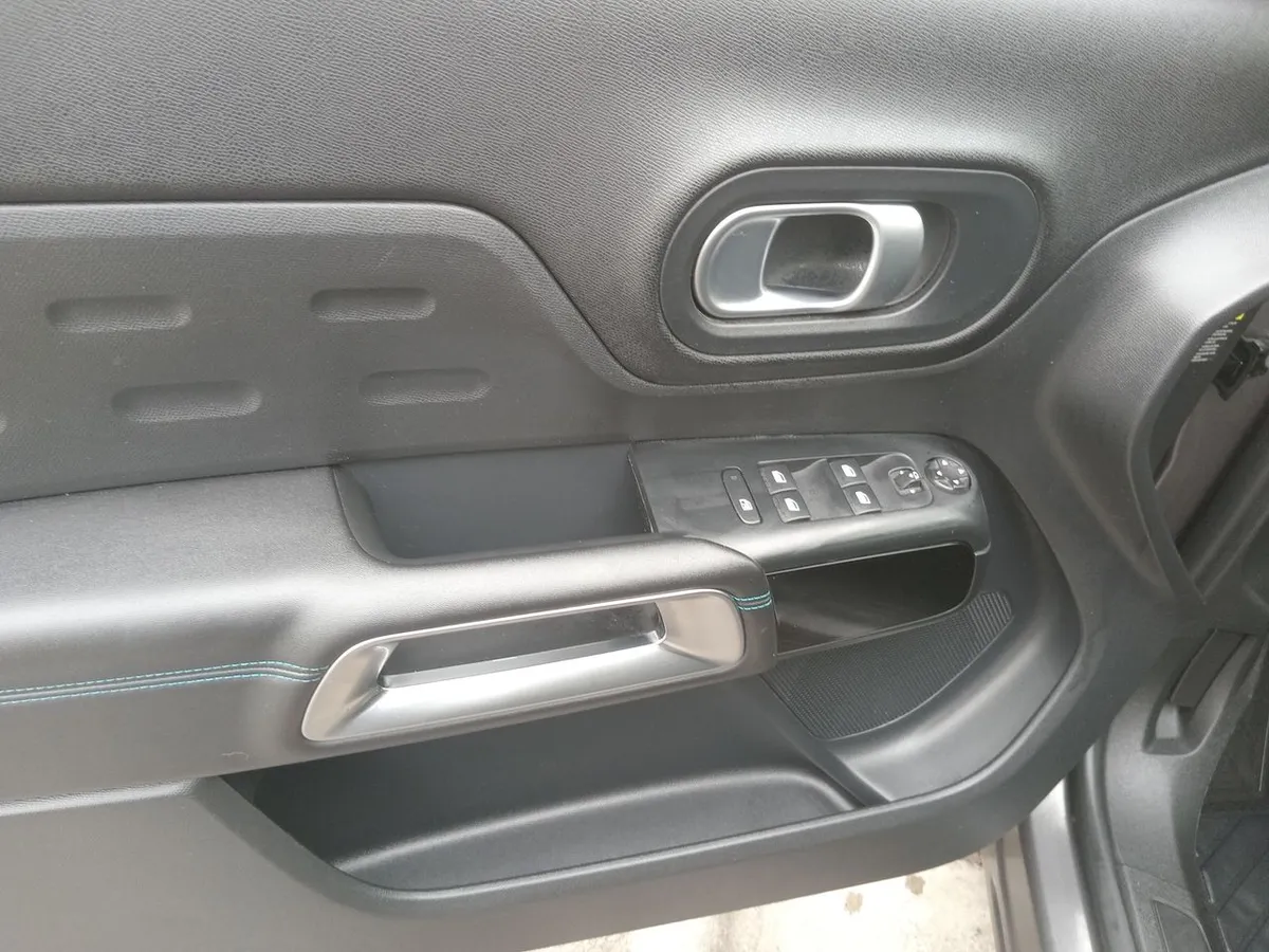 Citroen C5 Aircross 1.5 Feel Pack Diesel 4x2 130 Ss Eat8 At 5p año 2024