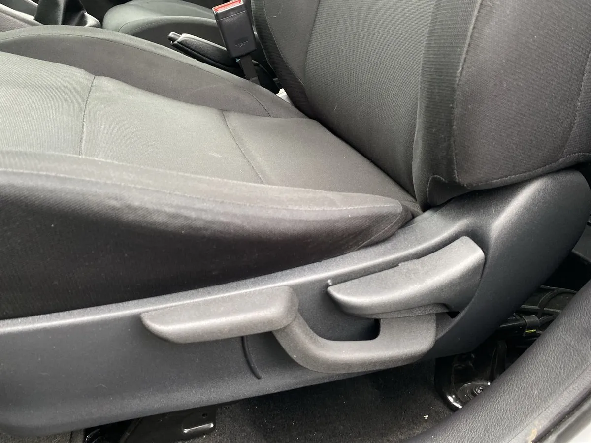 Nissan Kicks 1.6 Sense 4x2 Mt 5p año 2024