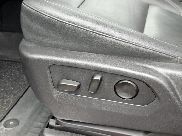 Chevrolet Silverado Silverado 5.3l Lt Tb At Awd año 2024