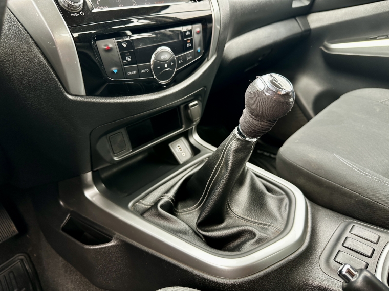 Nissan Navara 2.3 Dc Se Mt 4x4 Diesel año 2023