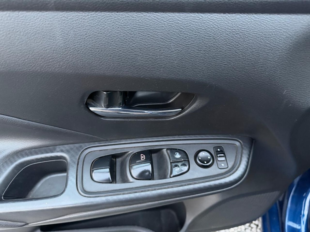 Nissan Versa Sense 1.6 Mt5 año 2022