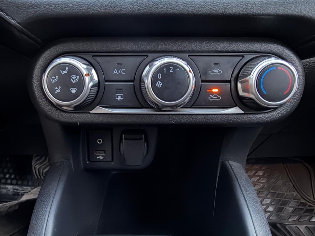Nissan Versa Sense 1.6 Mt5 año 2022