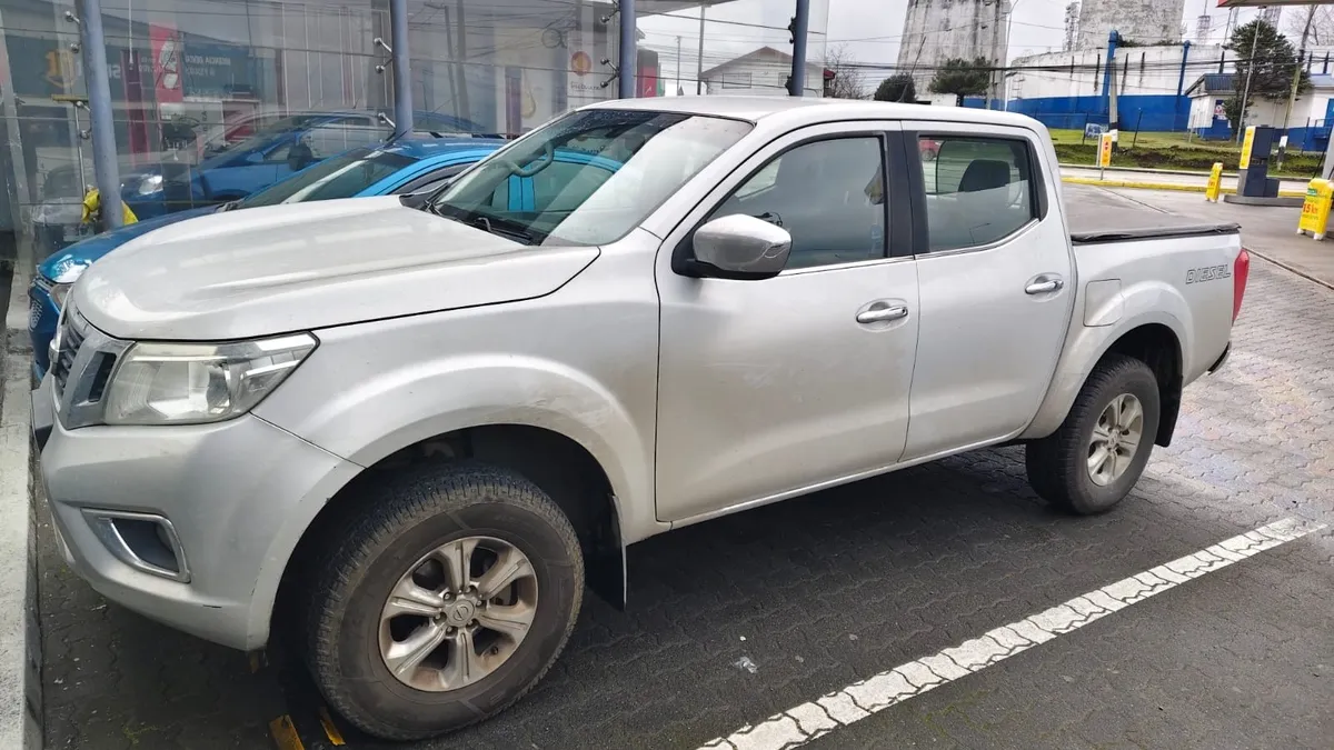 NISSAN NP300 2.3 Dsl Dc Se Mt 4wd año 2018