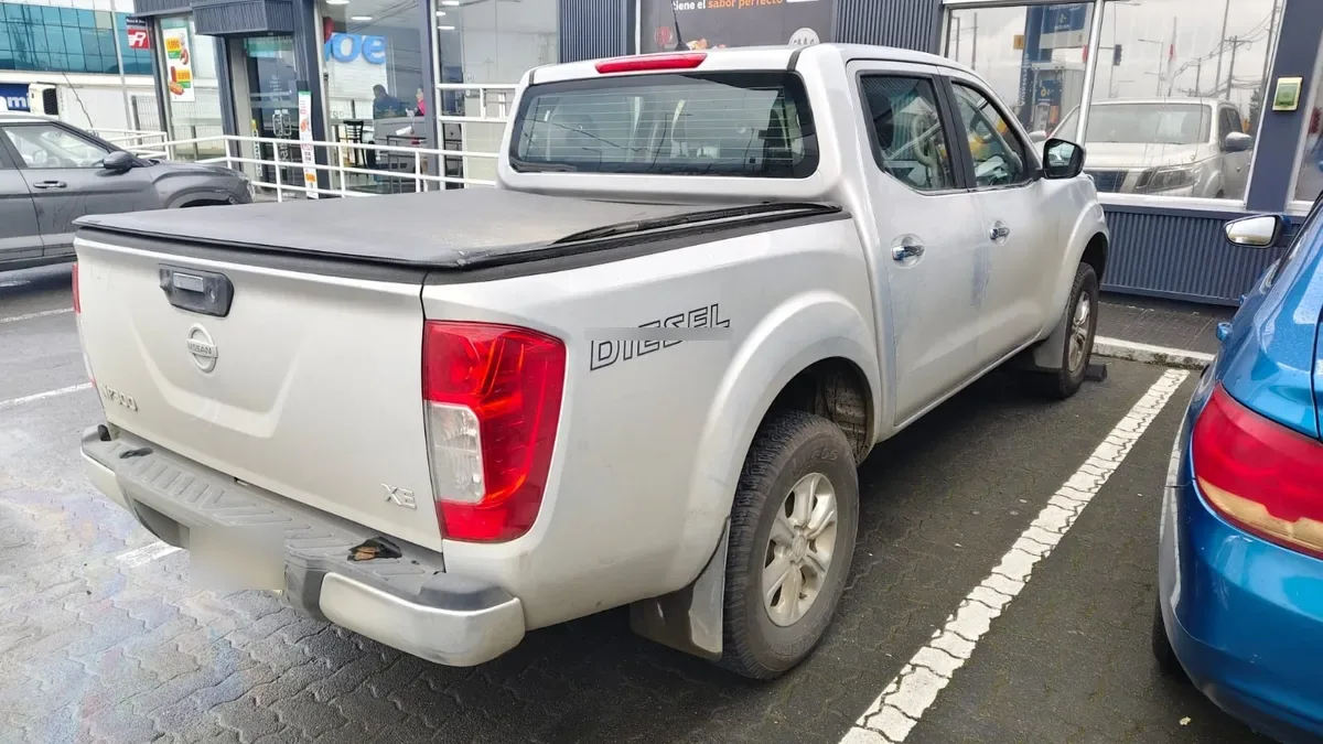 NISSAN NP300 2.3 Dsl Dc Se Mt 4wd año 2018