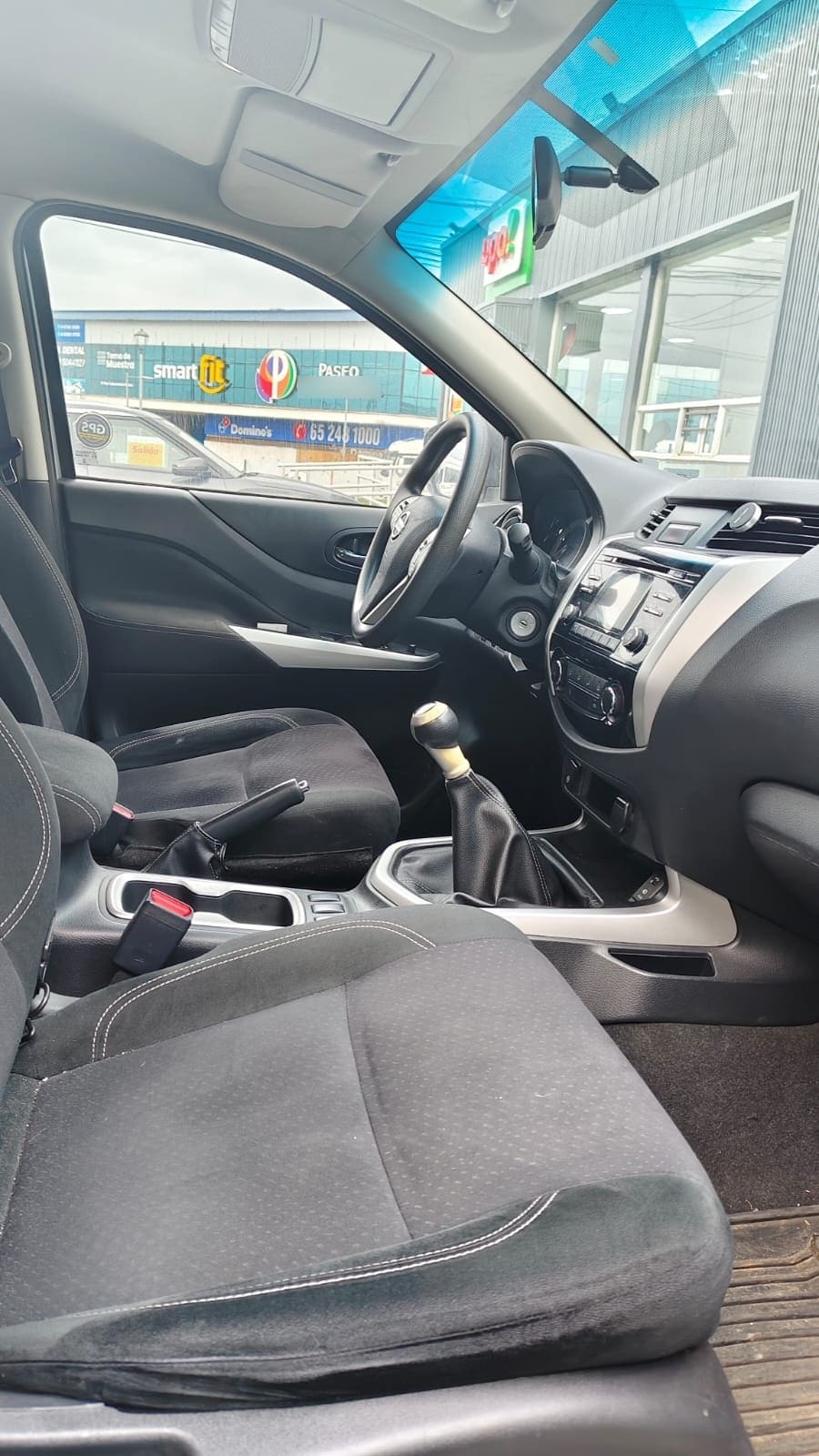 NISSAN NP300 2.3 Dsl Dc Se Mt 4wd año 2018