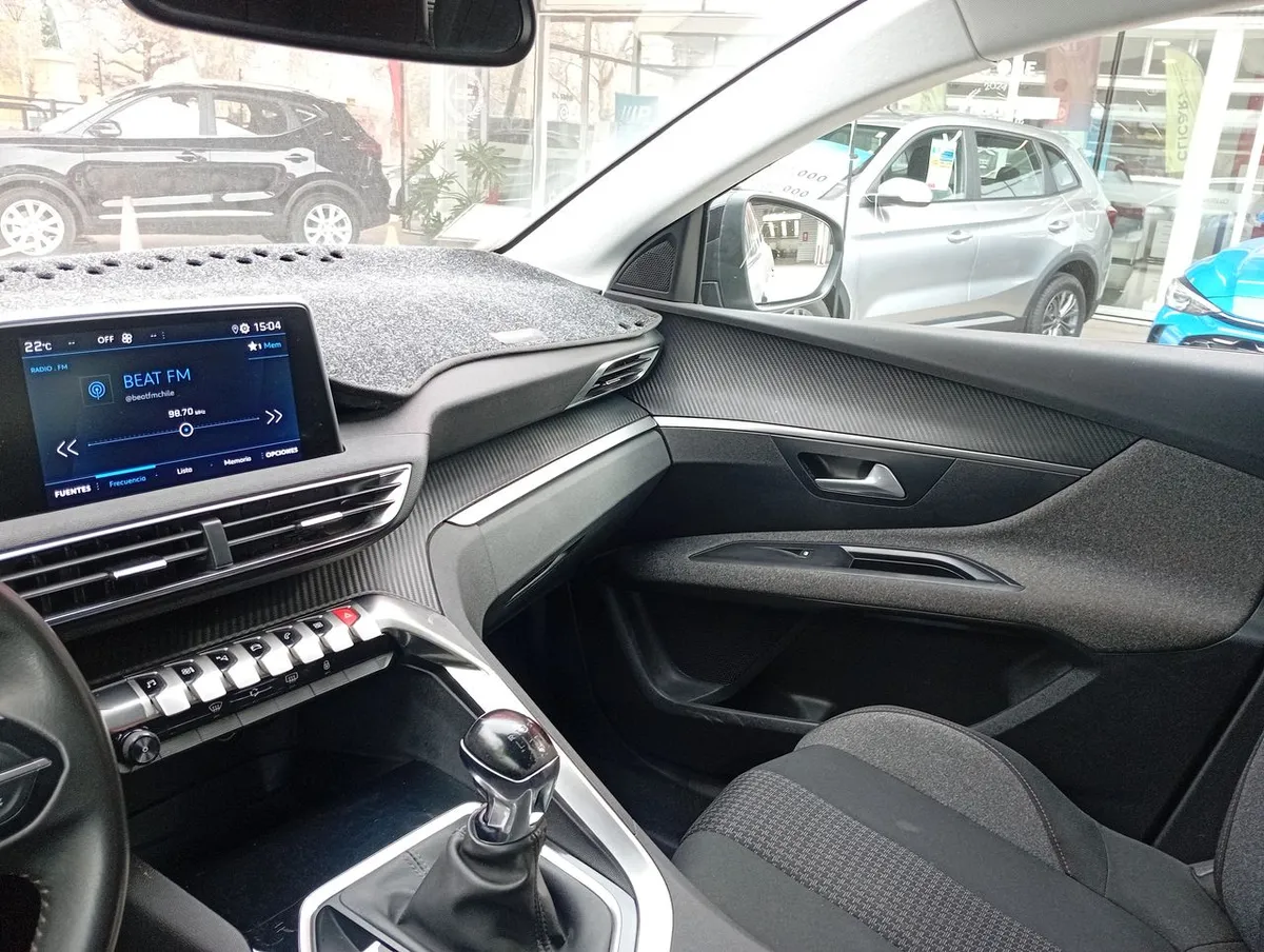 Peugeot 3008 1.2 Active Pack Puretech 4x2 130 Mt6 5p año 2022