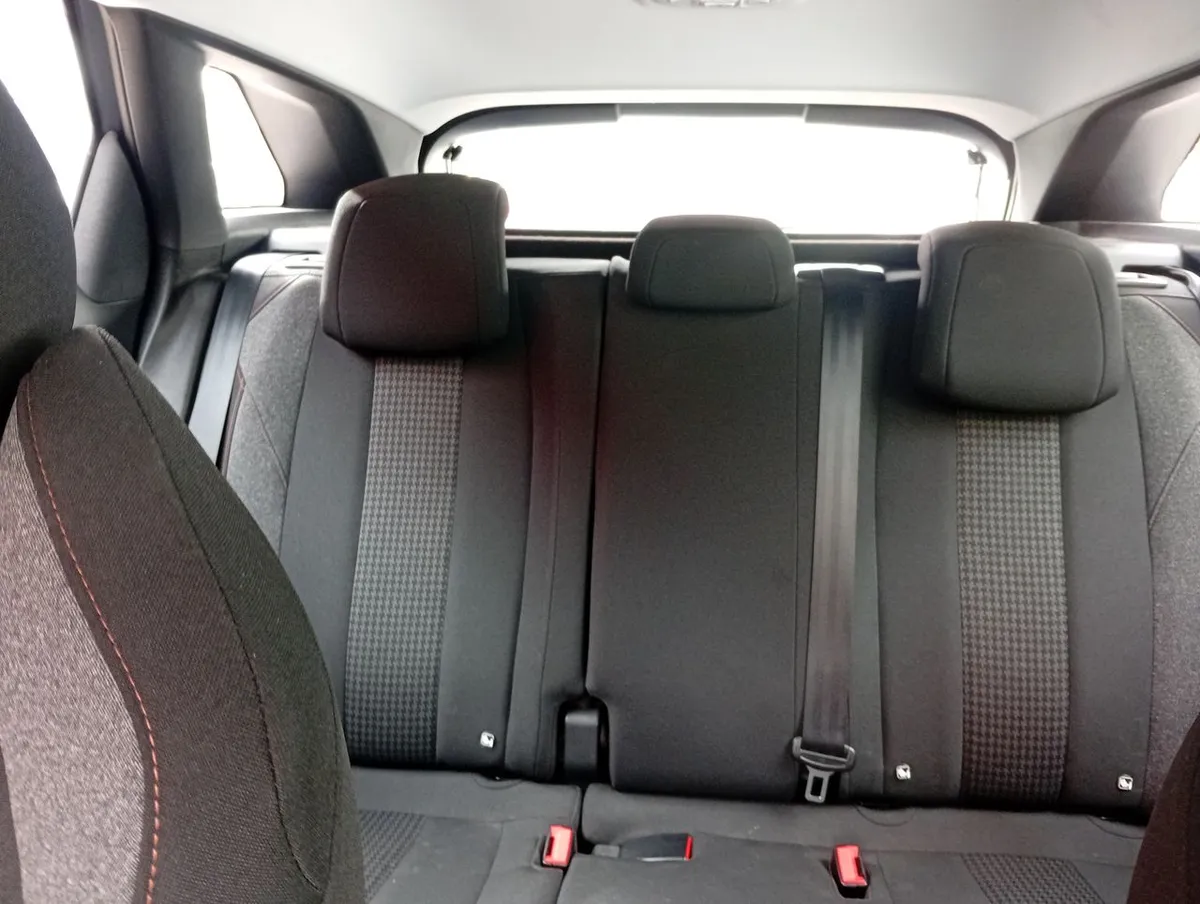 Peugeot 3008 1.2 Active Pack Puretech 4x2 130 Mt6 5p año 2022