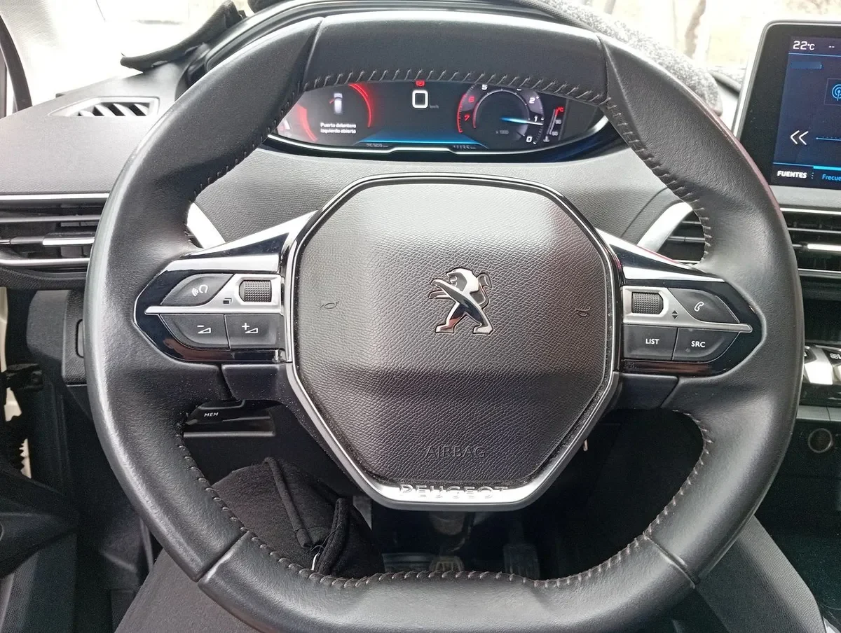 Peugeot 3008 1.2 Active Pack Puretech 4x2 130 Mt6 5p año 2022