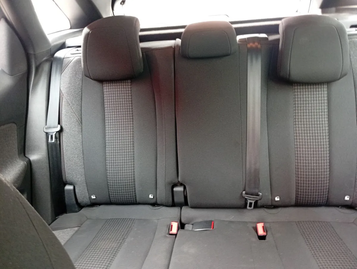 Peugeot 3008 1.2 Active Pack Puretech 4x2 130 Mt6 5p año 2022
