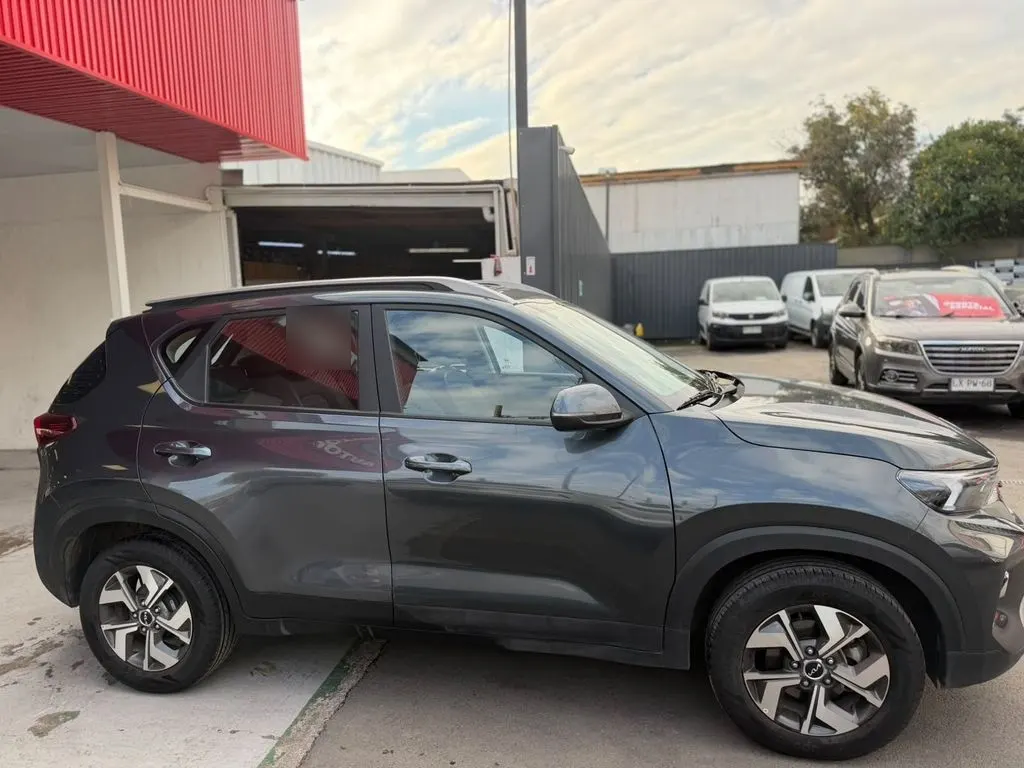 Kia Sonet 1.5 Ex 4x2 6mt 5p año 2023