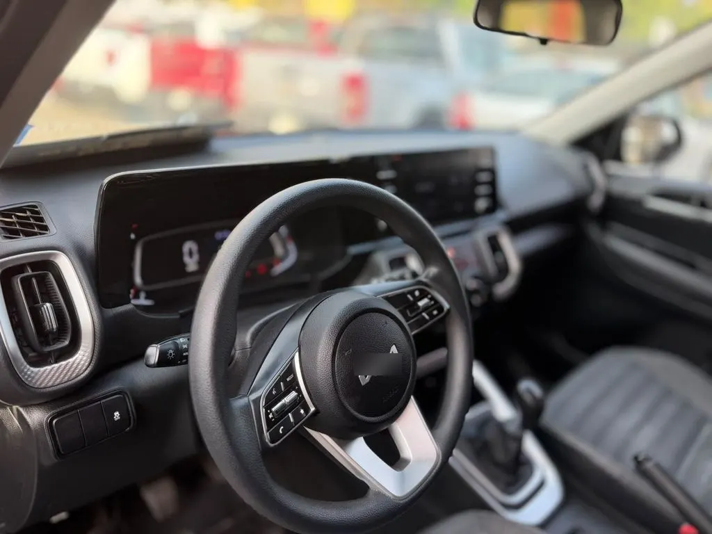 Kia Sonet 1.5 Ex 4x2 6mt 5p año 2023