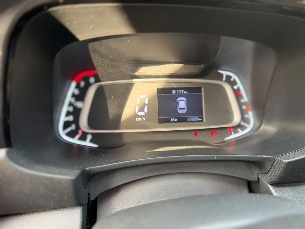 Kia Sonet 1.5 Ex 4x2 6mt 5p año 2023