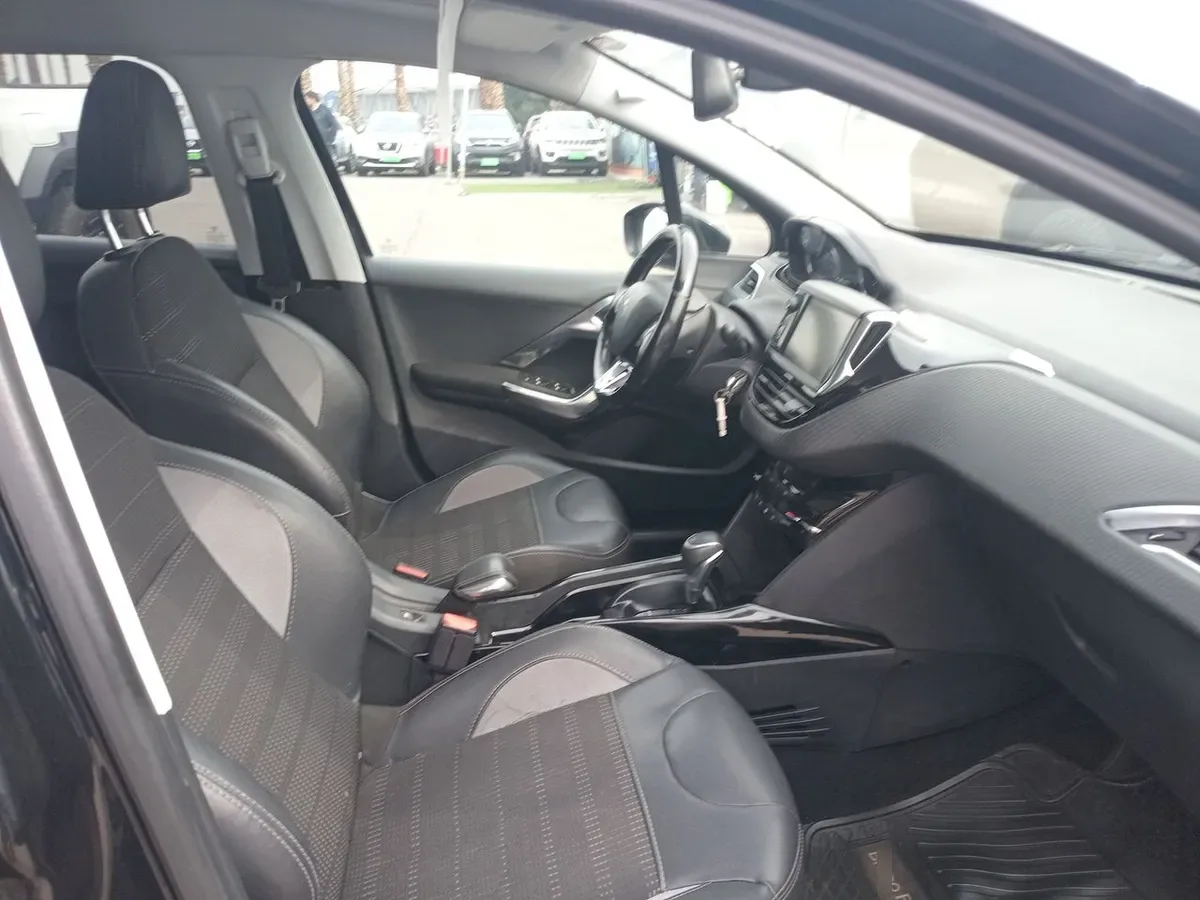 Peugeot 2008 1.5 Allure Bluehdi Diesel At 5p año 2019