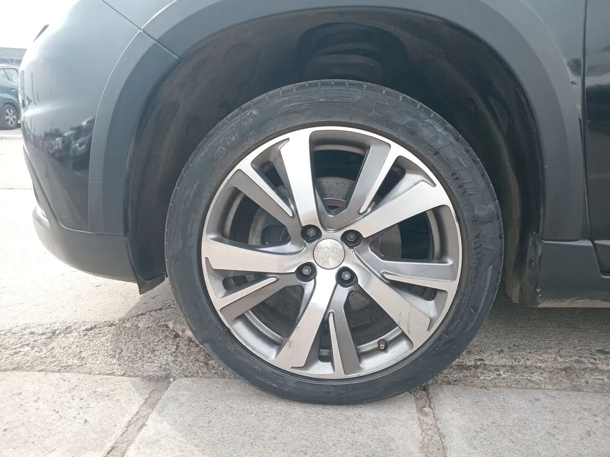 Peugeot 2008 1.5 Allure Bluehdi Diesel At 5p año 2019