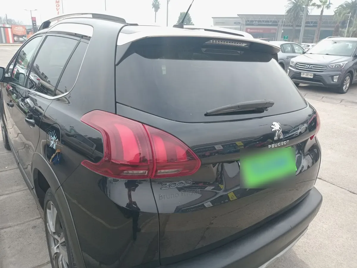 Peugeot 2008 1.5 Allure Bluehdi Diesel At 5p año 2019