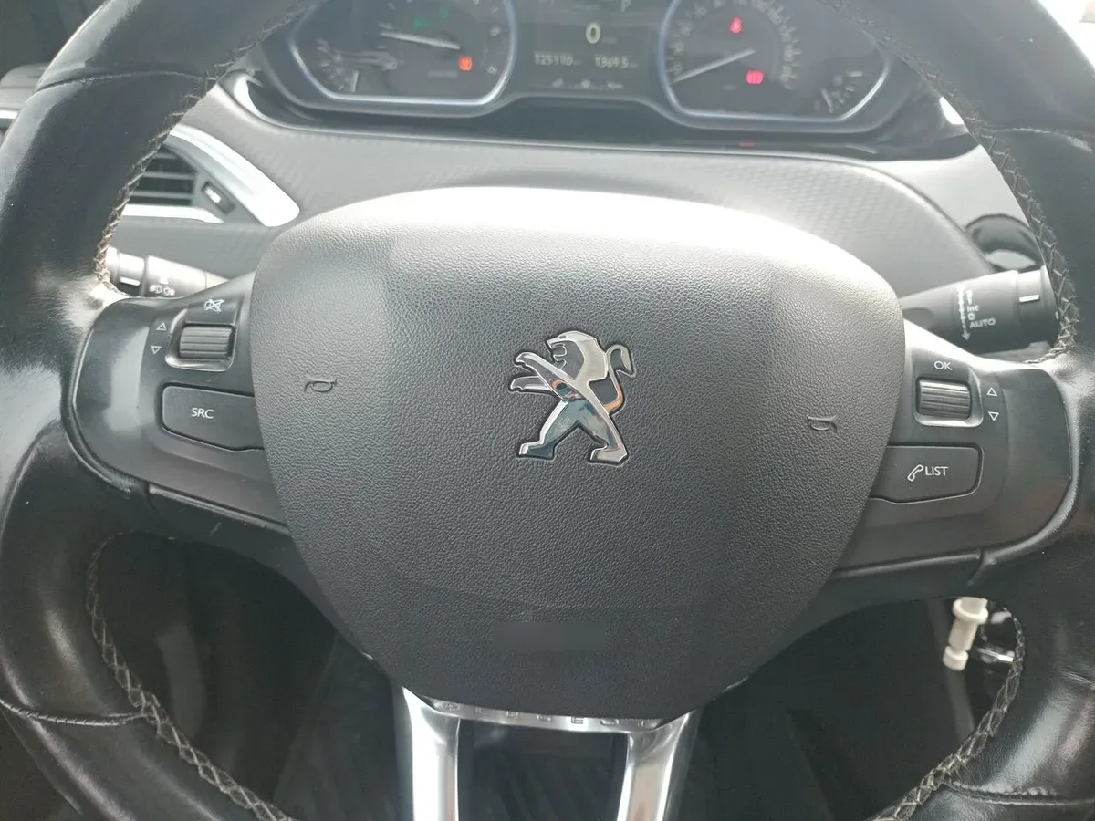 Peugeot 2008 1.5 Allure Bluehdi Diesel At 5p año 2019