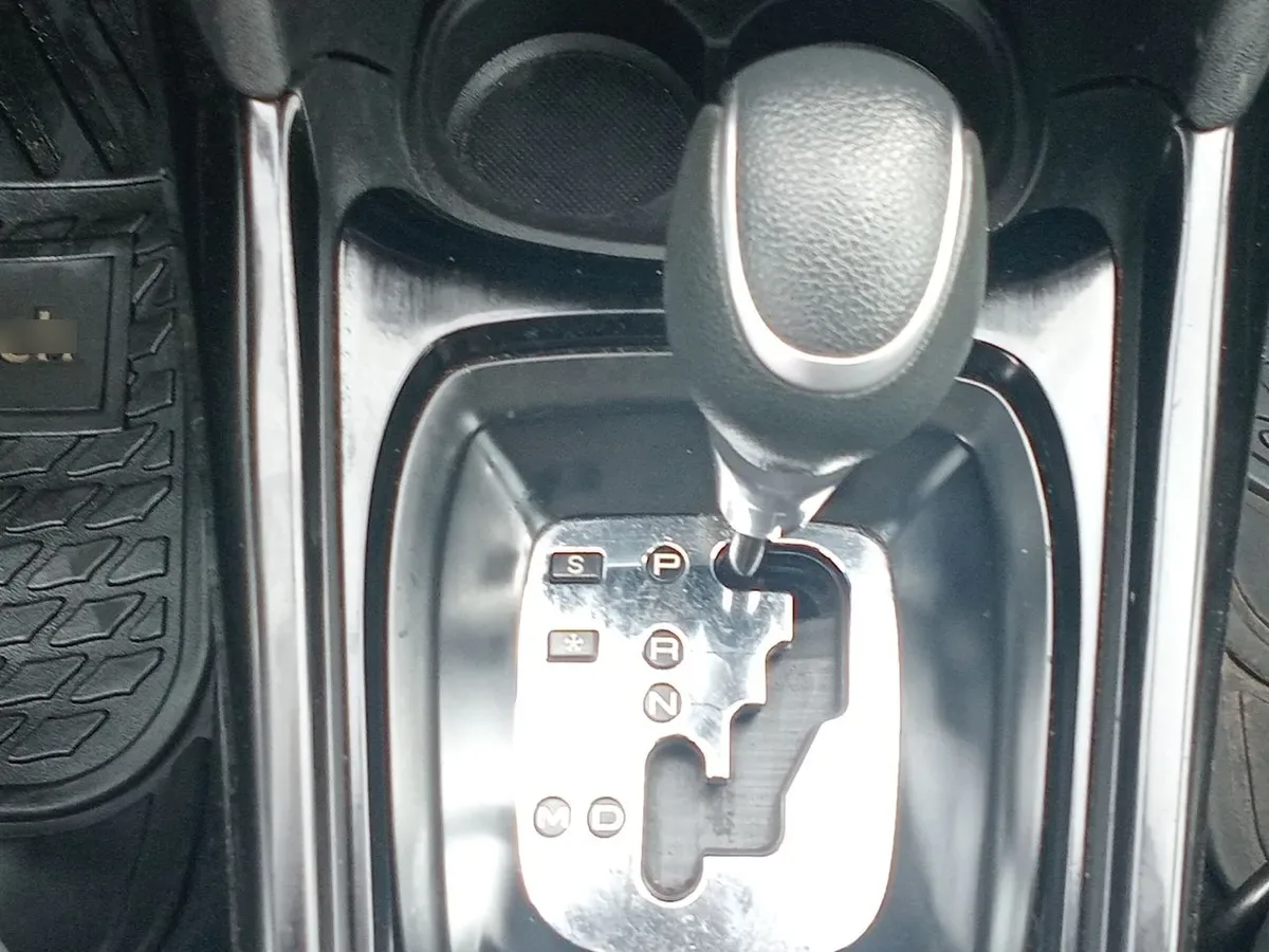 Peugeot 2008 1.5 Allure Bluehdi Diesel At 5p año 2019