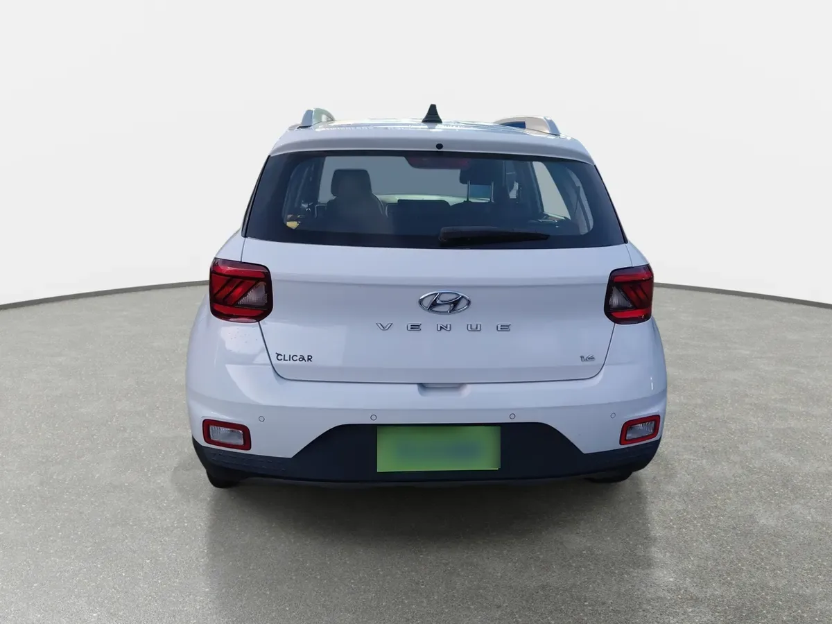 Hyundai Venue 1.6 Qx Plus 4x2 Mt 5p año 2023