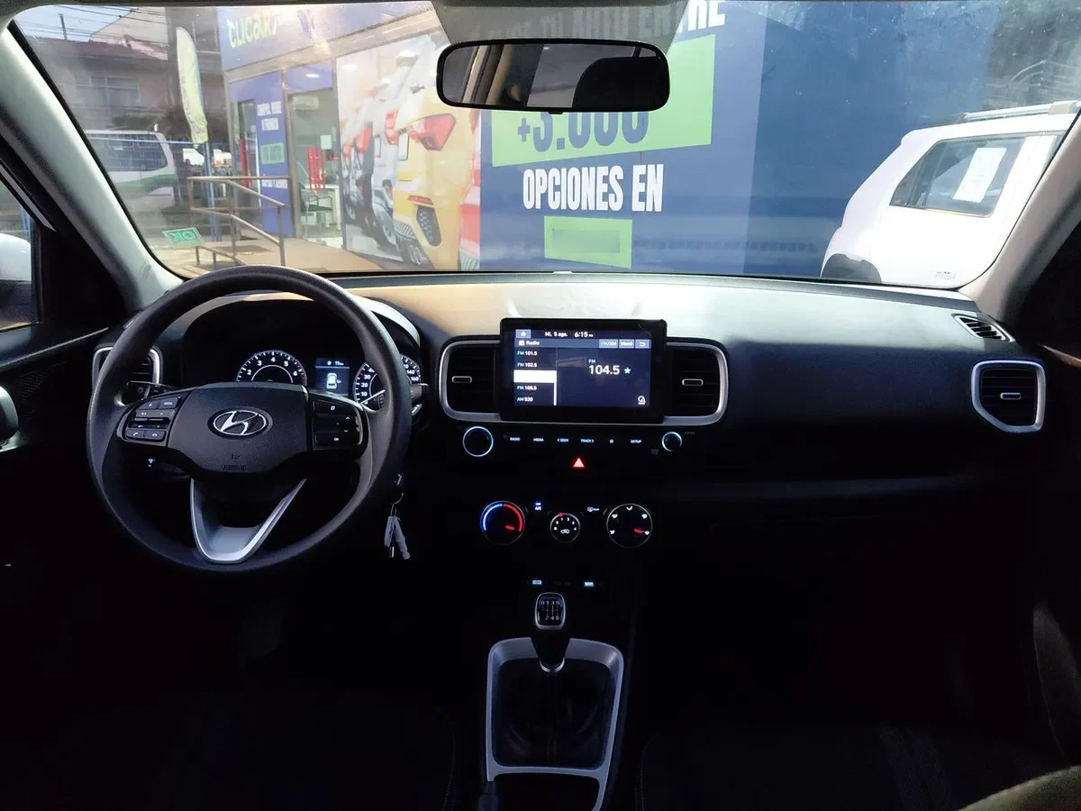 Hyundai Venue 1.6 Qx Plus 4x2 Mt 5p año 2023