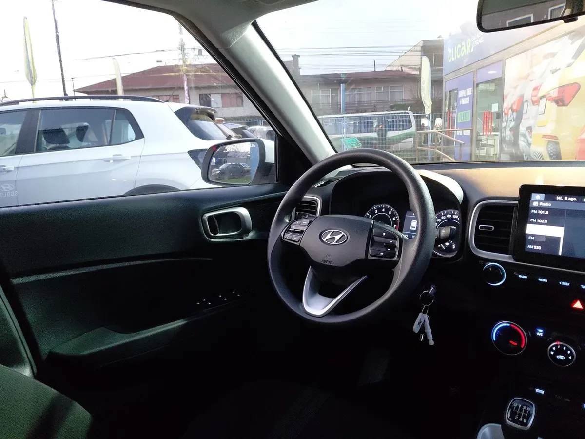 Hyundai Venue 1.6 Qx Plus 4x2 Mt 5p año 2023