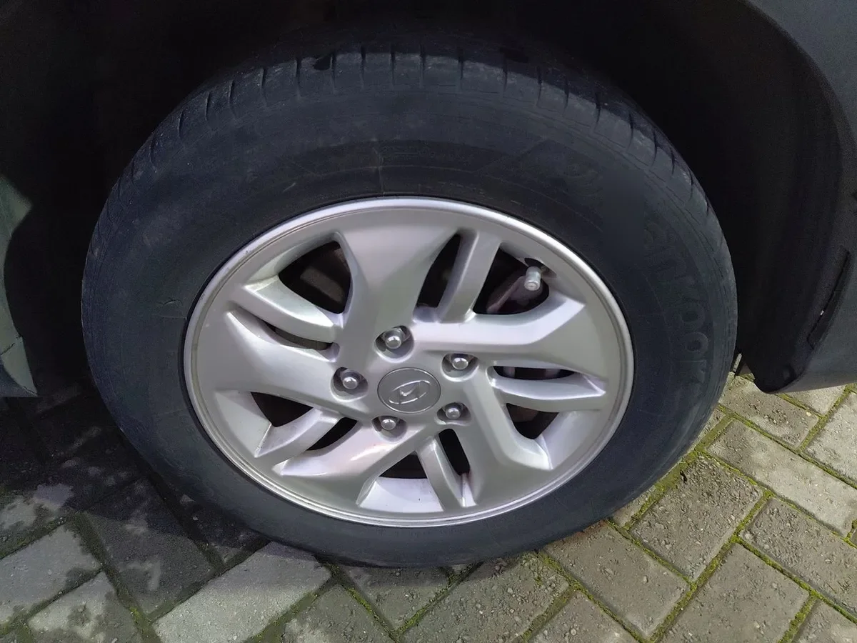 Hyundai Venue 1.6 Qx Plus 4x2 Mt 5p año 2023