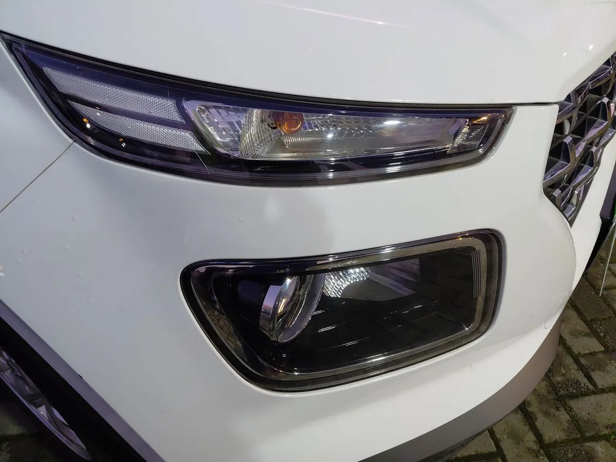 Hyundai Venue 1.6 Qx Plus 4x2 Mt 5p año 2023