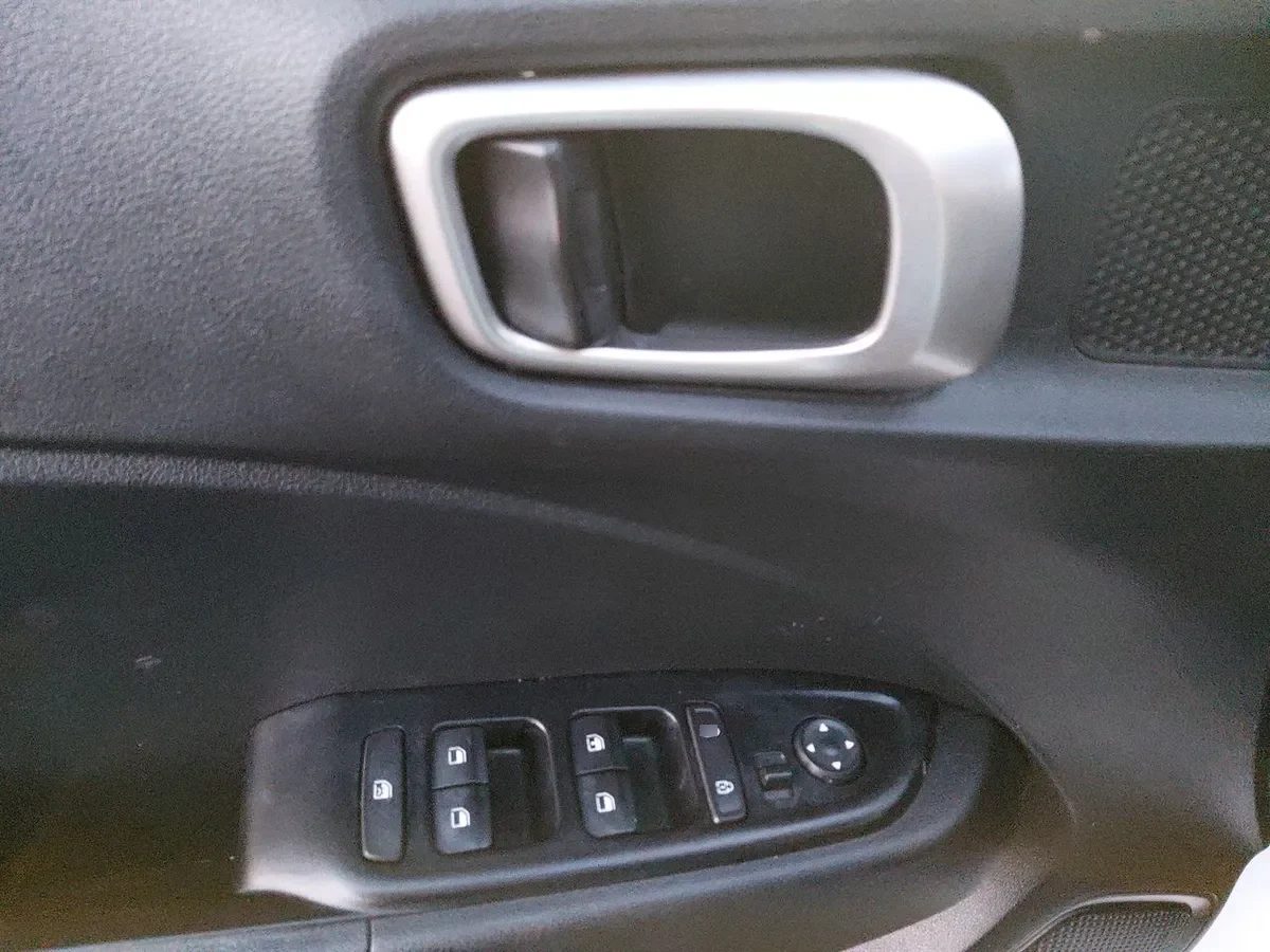 Hyundai Venue 1.6 Qx Plus 4x2 Mt 5p año 2023