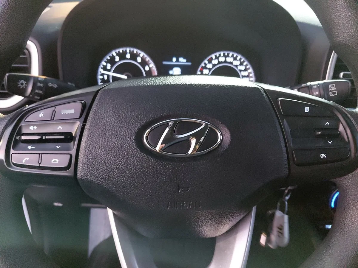Hyundai Venue 1.6 Qx Plus 4x2 Mt 5p año 2023