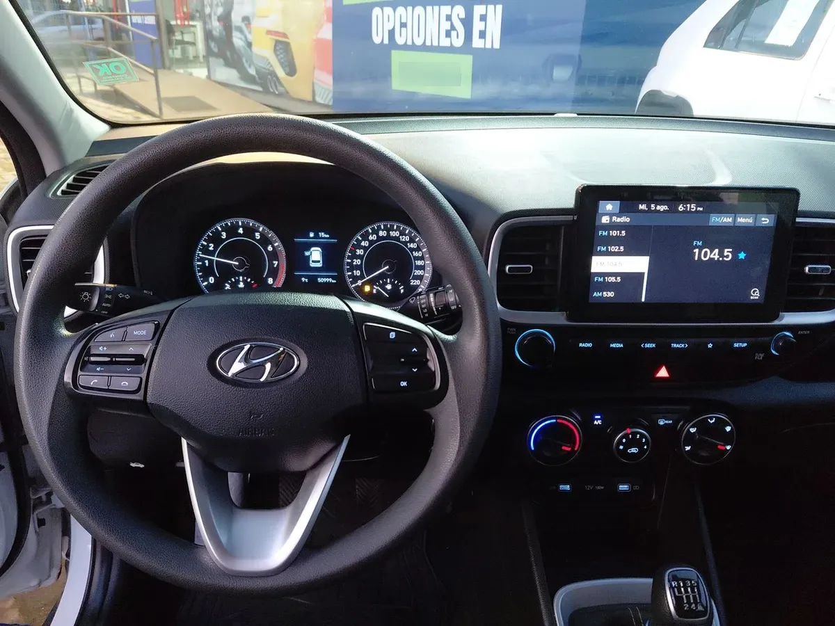 Hyundai Venue 1.6 Qx Plus 4x2 Mt 5p año 2023