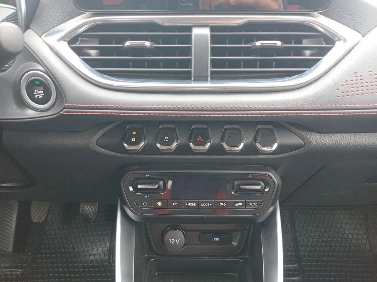 Chevrolet Groove 1.5 Premier P 4x2 Mt 5p año 2024