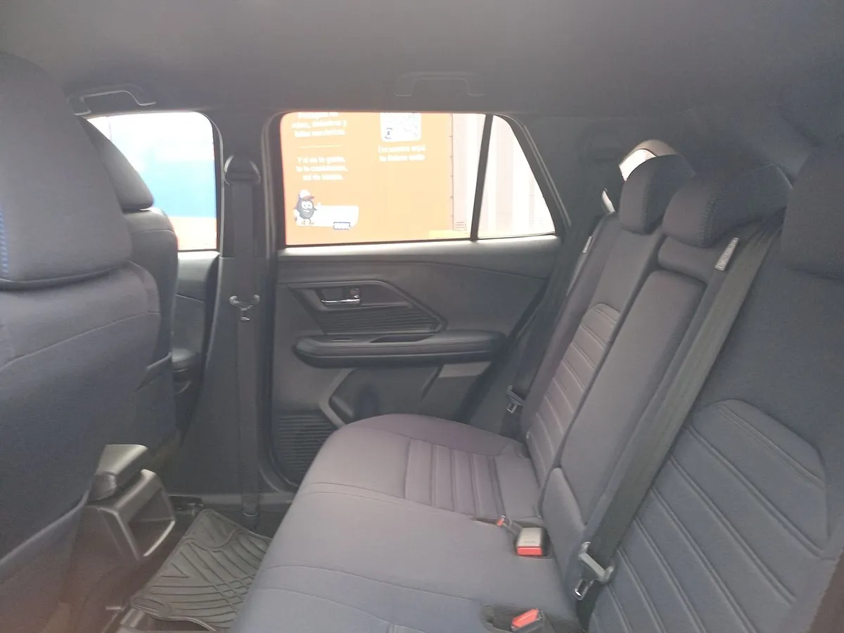 Toyota Yaris Cross 1.5 Xi 4x2 5mt 5p año 2025