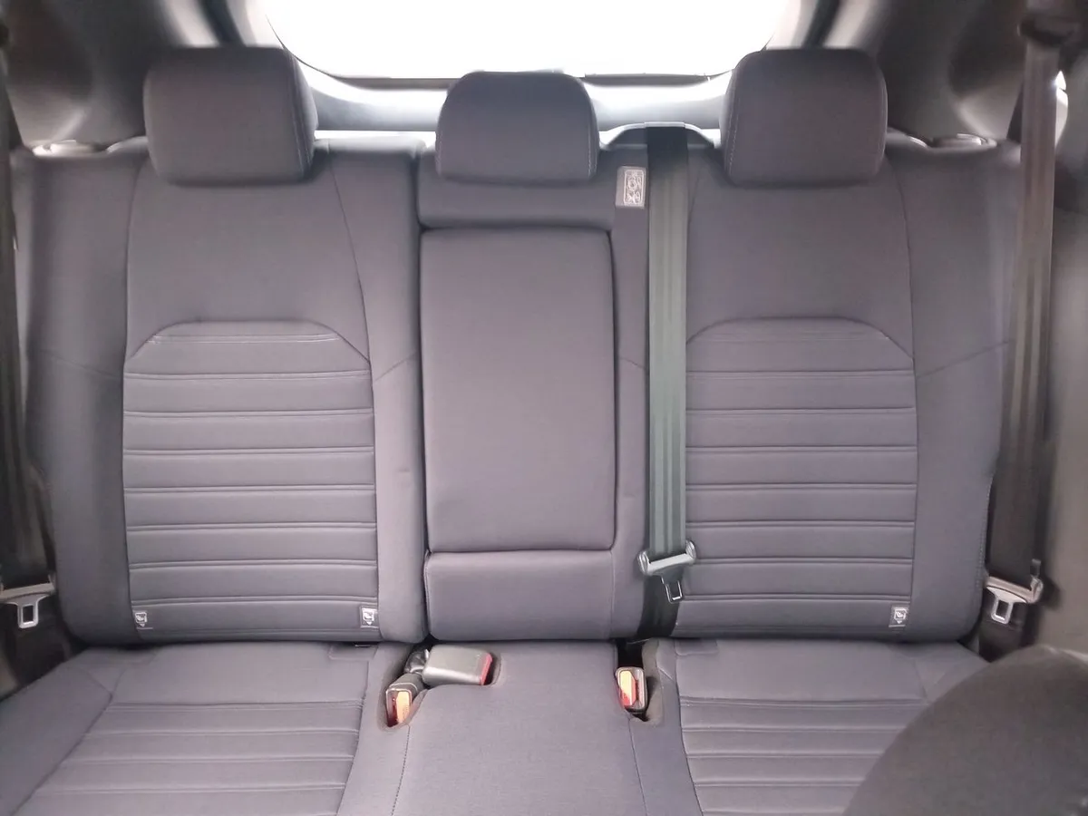 Toyota Yaris Cross 1.5 Xi 4x2 5mt 5p año 2025