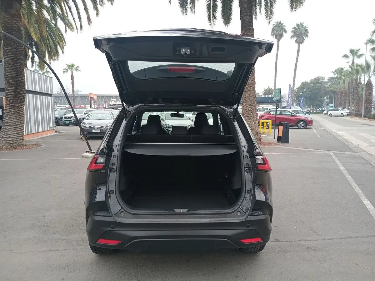 Toyota Yaris Cross 1.5 Xi 4x2 5mt 5p año 2025