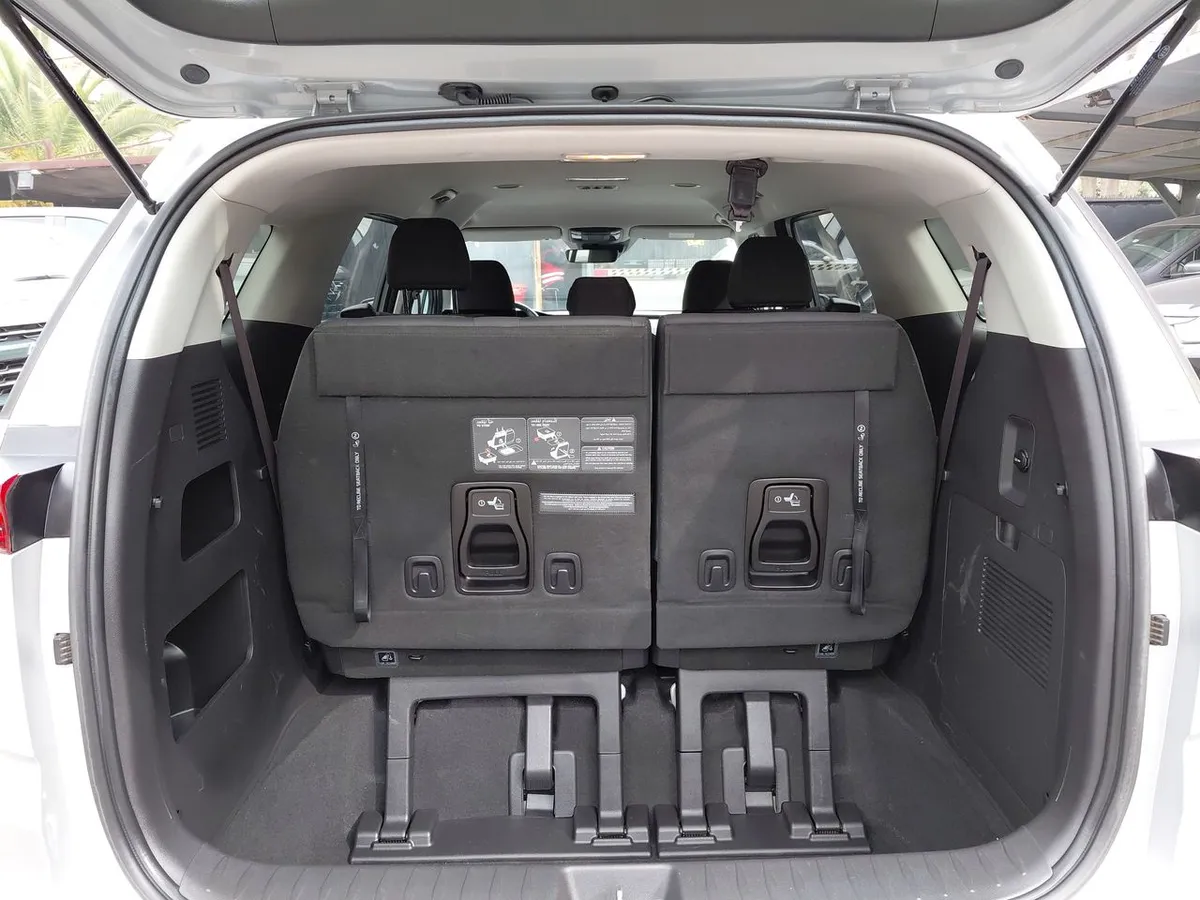 Kia Carnival 3.5 Ex 4x2 8at 5p año 2021