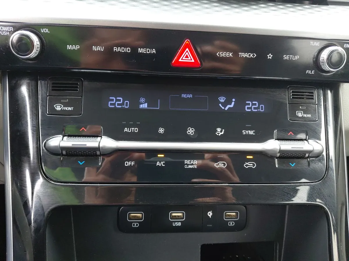 Kia Carnival 3.5 Ex 4x2 8at 5p año 2021