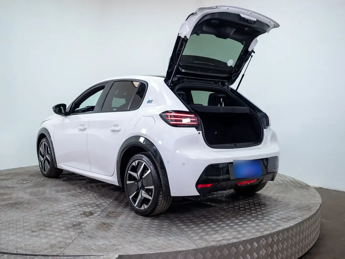 Peugeot 208 208 Mca Gt Electric año 2026