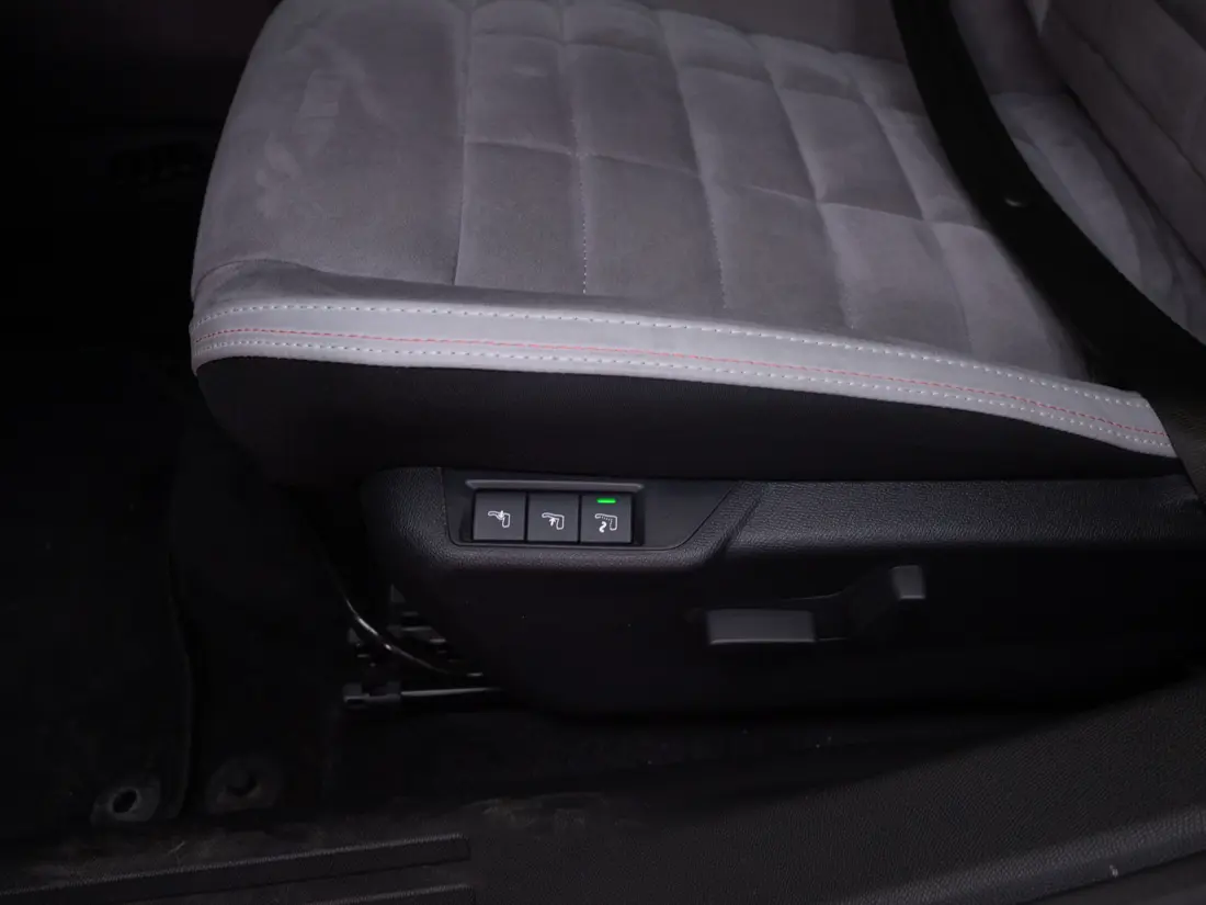 Citroen C4 C4 Max Hybrid 136hp At año 2025