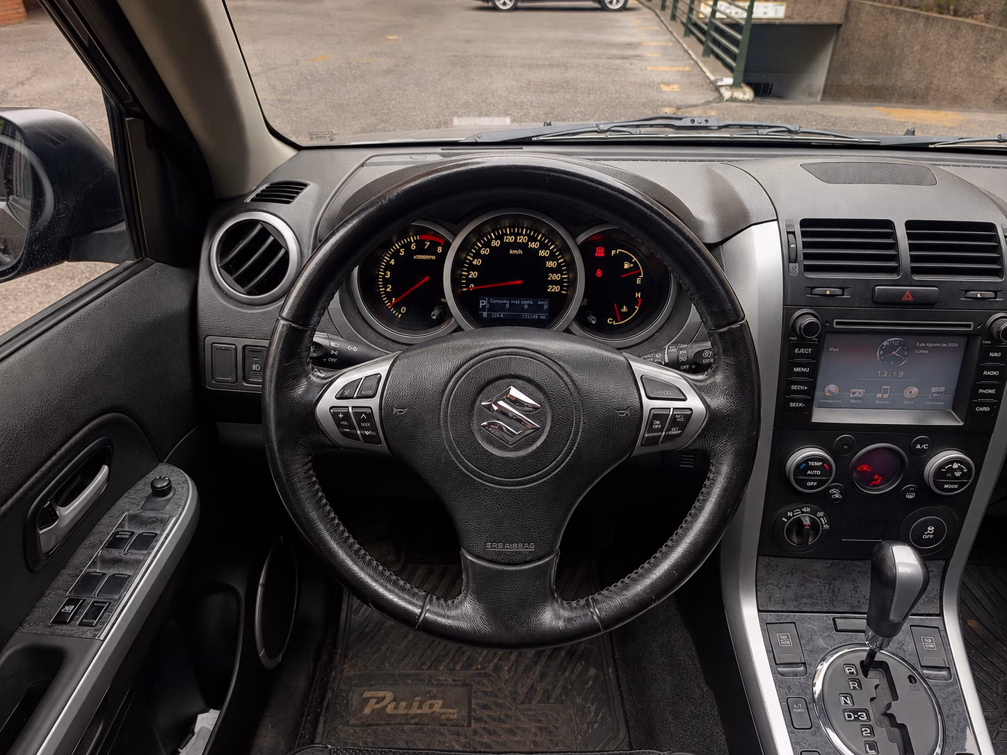 Suzuki Grand Nomade Glx año 2014