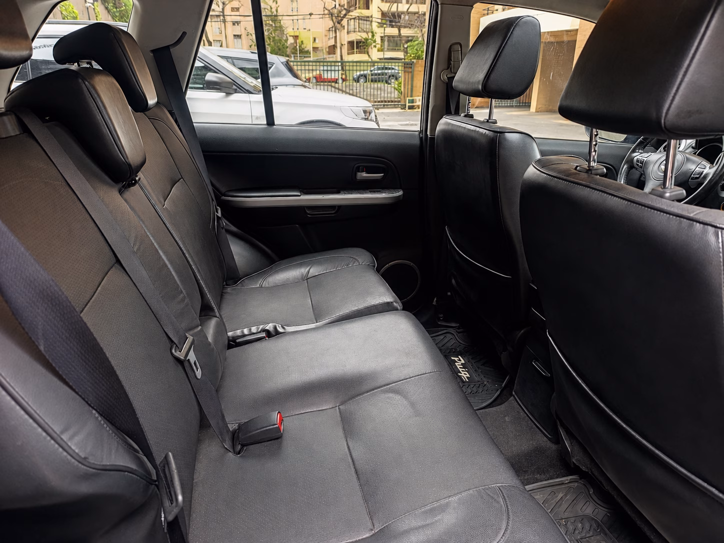 Suzuki Grand Nomade Glx año 2014