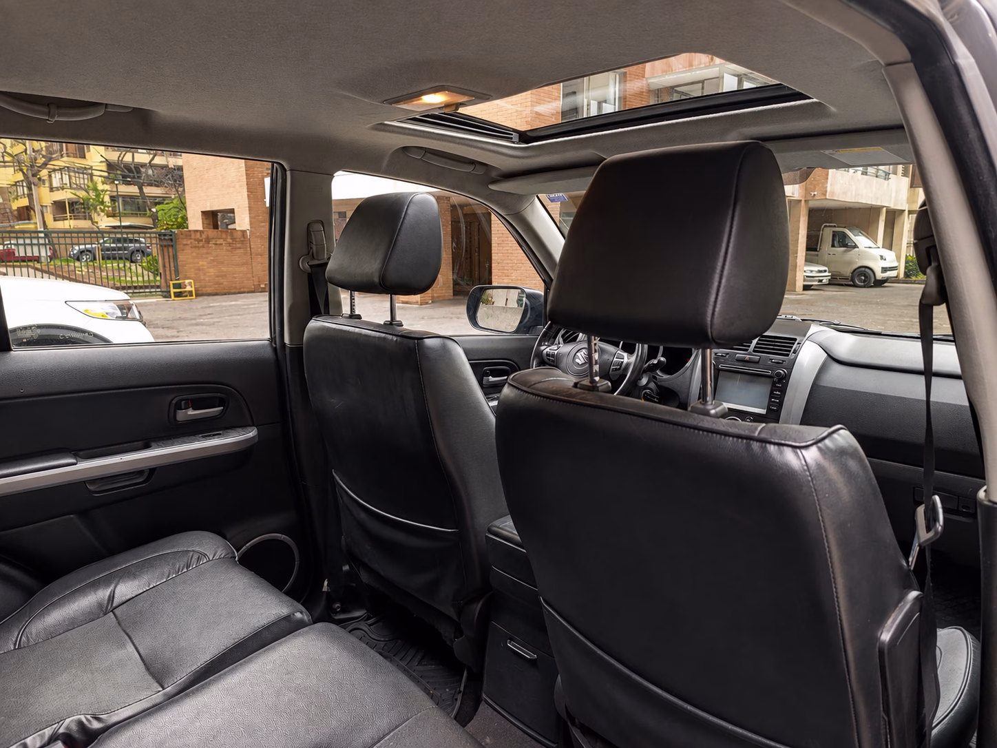 Suzuki Grand Nomade Glx año 2014