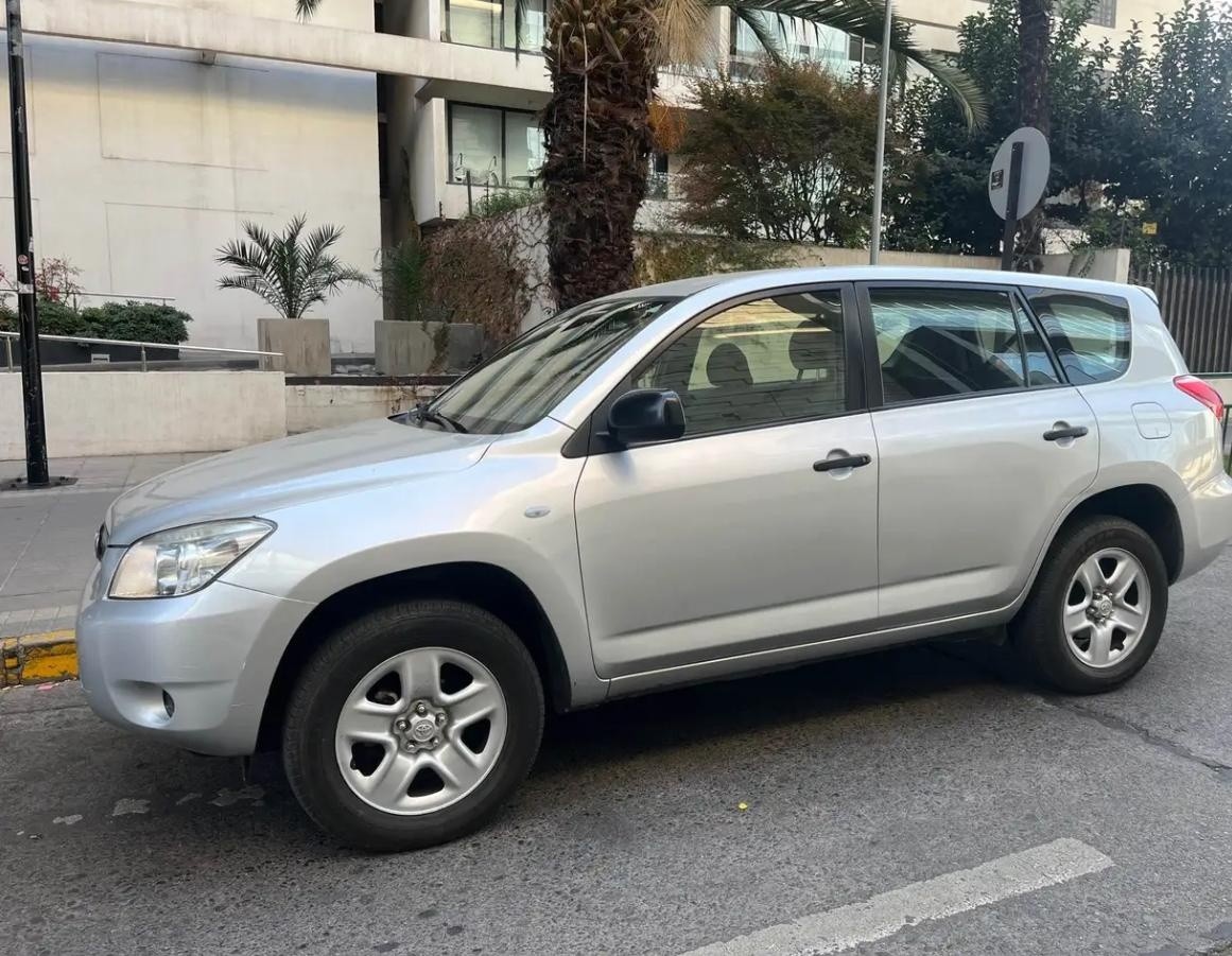 TOYOTA RAV4 2.0 Std 4x2 Mt 722ml3 año 2006