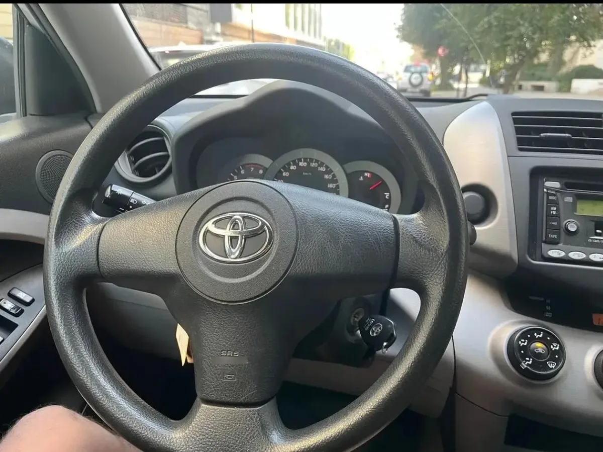 TOYOTA RAV4 2.0 Std 4x2 Mt 722ml3 año 2006