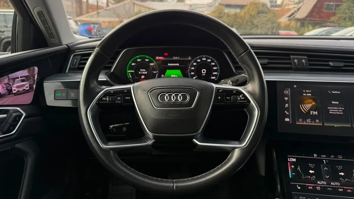 Audi E Tron Quattro año 2022