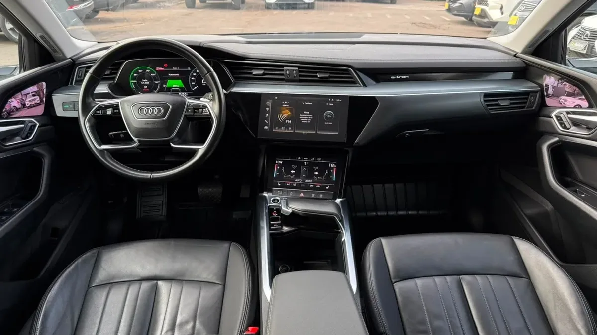 Audi E Tron Quattro año 2022