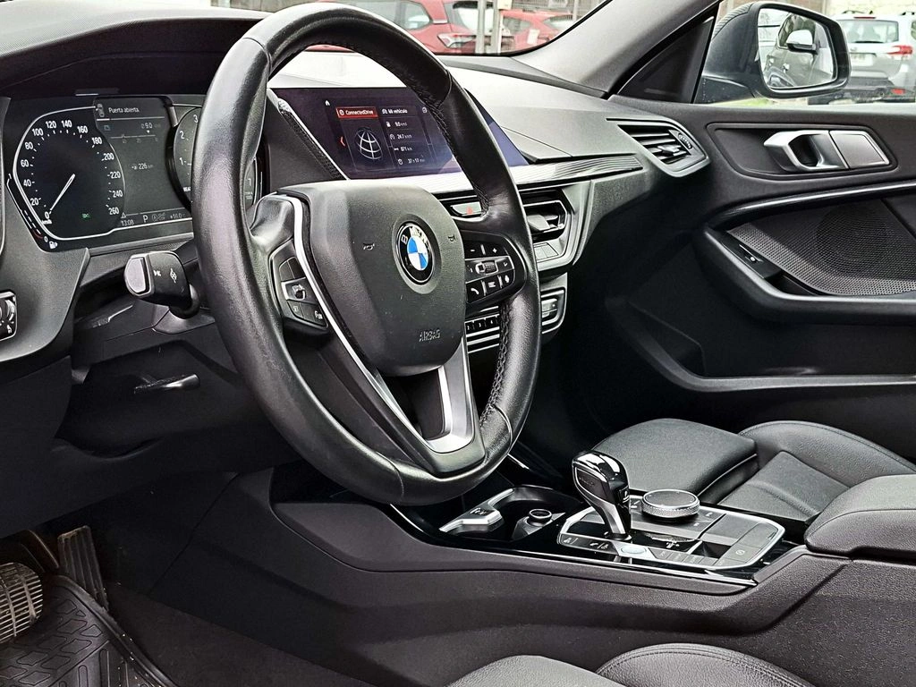 BMW 218 At año 2021